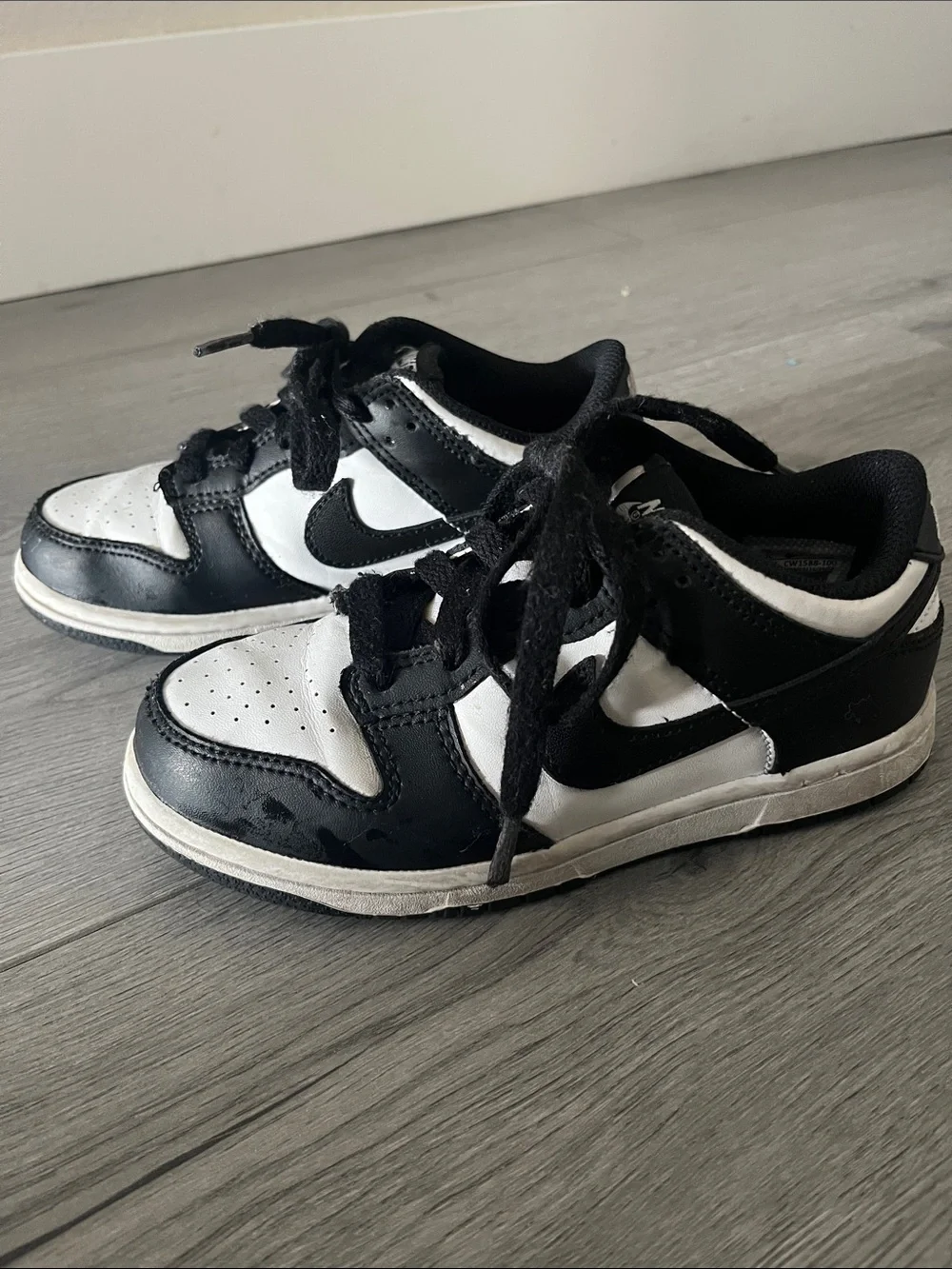 Boys Nike Kids Black and White Low-Top Sneakers